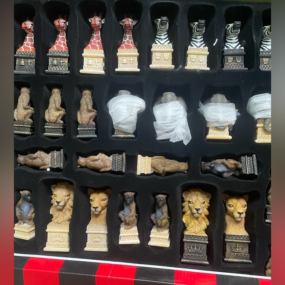 Ben Homer Wild Animal of Africa Complete Chess Set 32 pieces set